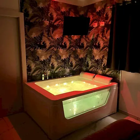 Charming House In + Jacuzzi *