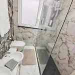 Charming House In + Jacuzzi 度假居 诺托